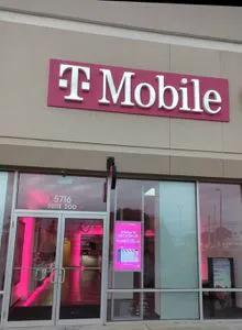 T-Mobile S Transit Rd & Shimer Dr