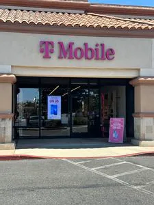 T-Mobile N H St & Chaplin Cir
