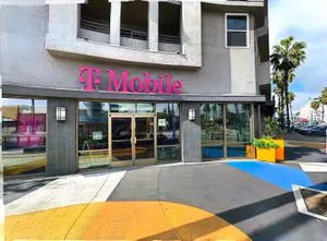 T-Mobile 4th & Promenade