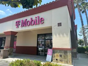 T-Mobile Carson & Cherry