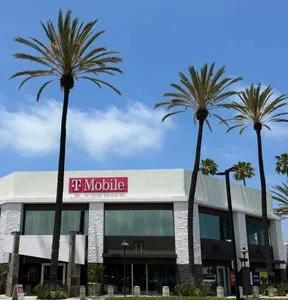 T-Mobile Long Beach Town Center