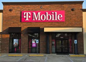 T-Mobile Loop 281 & Clay Dr