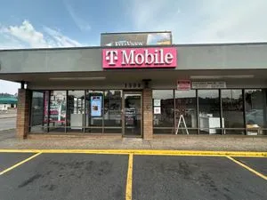 T-Mobile Washington Way & 15th Ave