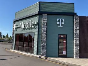 T-Mobile Ocean Beach Hwy & 32nd Ave