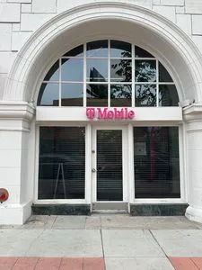 T-Mobile Westwood Blvd & Lindbrook