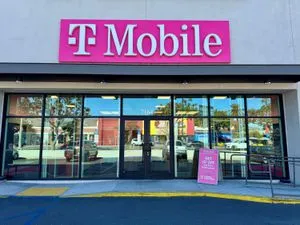 T-Mobile Beverly Blvd & Detroit