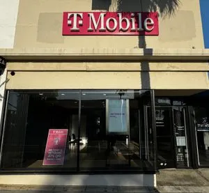 T-Mobile S Sepulveda Blvd & La Tijera Blvd