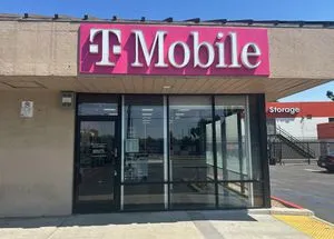 T-Mobile N San Fernando Rd & Fletcher Dr
