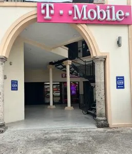 T-Mobile Ocean Blvd & Nogal St