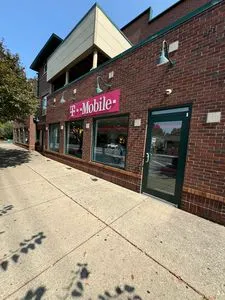 T-Mobile Baxter & Morton
