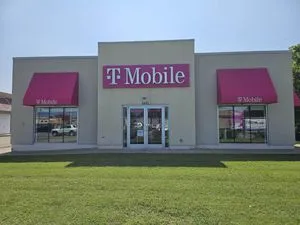 T-Mobile Dixie Hwy at The Waterson