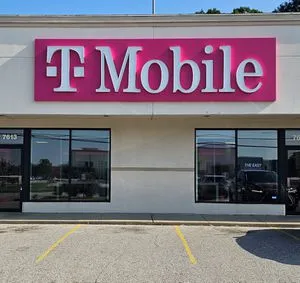 T-Mobile Shelbyville Rd & The Waterson
