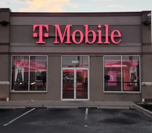 T-Mobile Dixie Hwy - Home Depot Center
