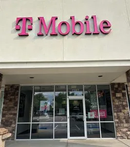 T-Mobile Denver Ave & Eisenhower