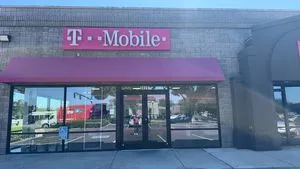 T-Mobile N Garfield Ave & E 29th St