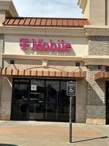 T-Mobile 19th St & Quaker Ave