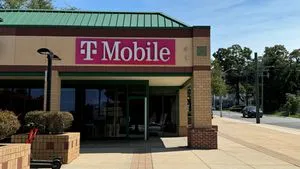 T-Mobile West 41st St & Hickory Ave