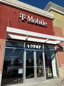 T-Mobile Long Beach Blvd & Alma Ave