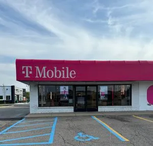 T-Mobile W 14 Mile Rd & Concord Dr