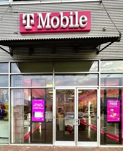 T-Mobile Boston St & Hudson St