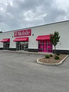 T-Mobile Madison Sq Dr &  E Center St