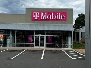T-Mobile Sudley Rd & Streamwalk Ln