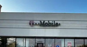 T-Mobile Manchester Rd & Braeshire Dr