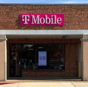 T-Mobile Whispering Pines Shopping Cntr