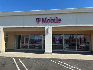 T-Mobile Marketplace on Yosemite Ave
