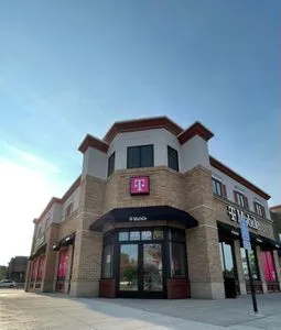 T-Mobile Elm Creek Blvd & Main St