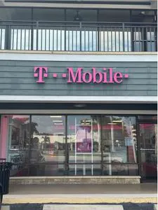 T-Mobile Bald Eagle Dr & N Collier Blvd