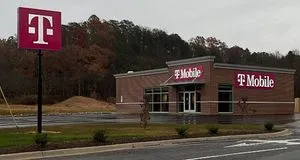 T-Mobile US 70 & US 221