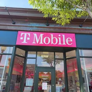 T-Mobile Mashpee Commons
