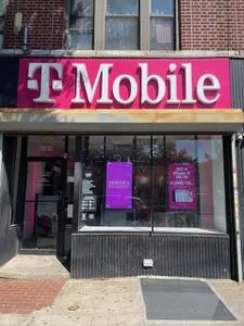 T-Mobile Grand Ave & 69th Lane