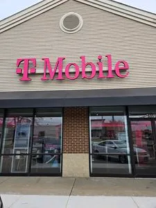 T-Mobile Mayfield Rd & Golden Gate Blvd