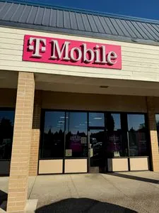 T-Mobile Hwy 99W & NE McDonald Ln