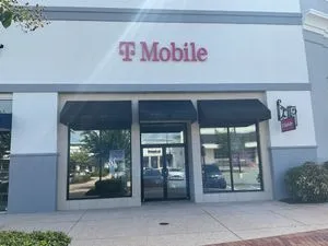 T-Mobile Wickham & Lake Andrew