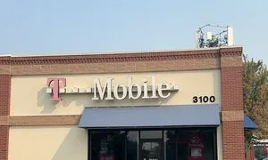 T-Mobile Eagle Rd & Florence St