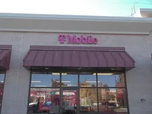 T-Mobile Eagle Rd & N Cajun Ct