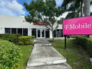 T-Mobile NW 42nd Ave & NW 2nd