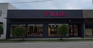 T-Mobile N Miami Ave & NW 32nd Street