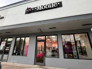 T-Mobile W Flagler & 37th Ave