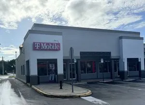 T-Mobile SW 152nd Street & 137th Ave