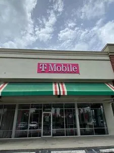 T-Mobile SW 8th St & SW 142nd St