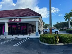 T-Mobile NW 154th St & Palmetto Expy