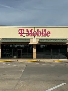 T-Mobile N Main St & W Miami Blvd
