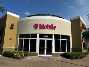 T-Mobile NE 2nd Ave & NE 94th St