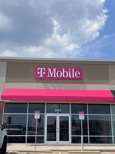 T-Mobile Towne Blvd & Village Drive
