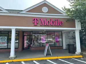 T-Mobile Aquidneck Shopping Centre