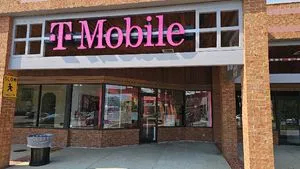 T-Mobile Hull St Rd & Genito Rd